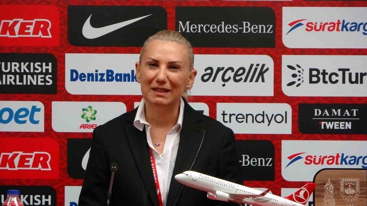 Necla Gngr Kragas: Kadn futbolu adna tarih yazld