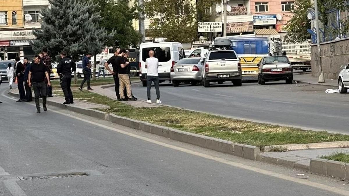 Diyarbakr'da pheli valiz panii! Kontroll bir ekilde patlatld
