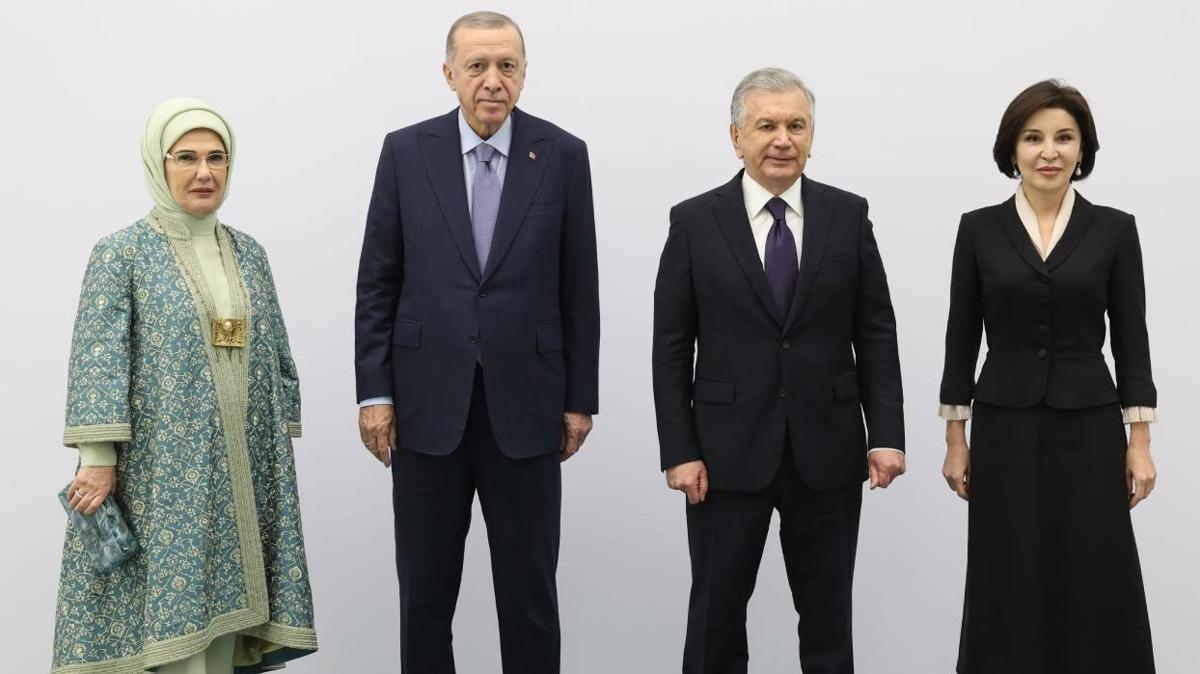 Bakan Erdoan ve Mirziyoyev'den aile fotoraf