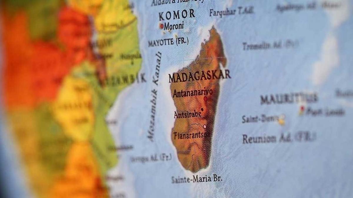 Madagaskar'da sokaa kma yasa ilan edildi