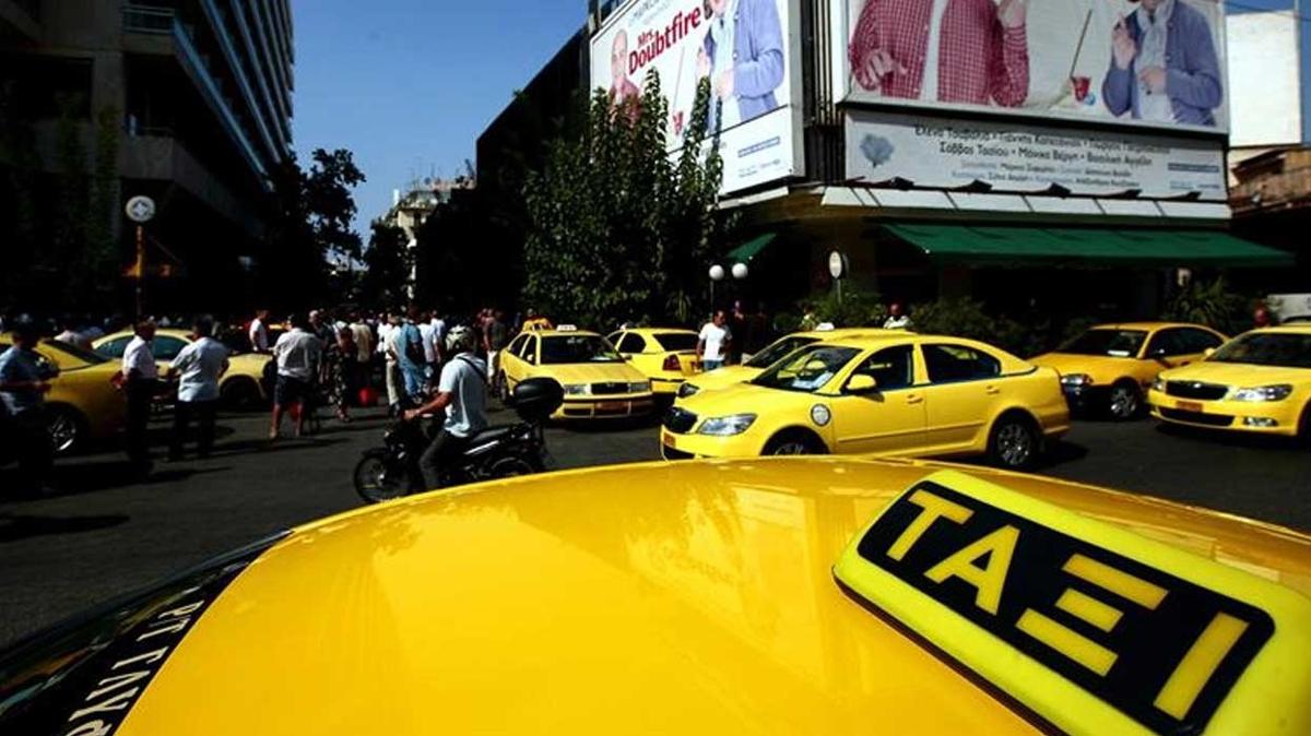 Atina'da taksiciler i brakt