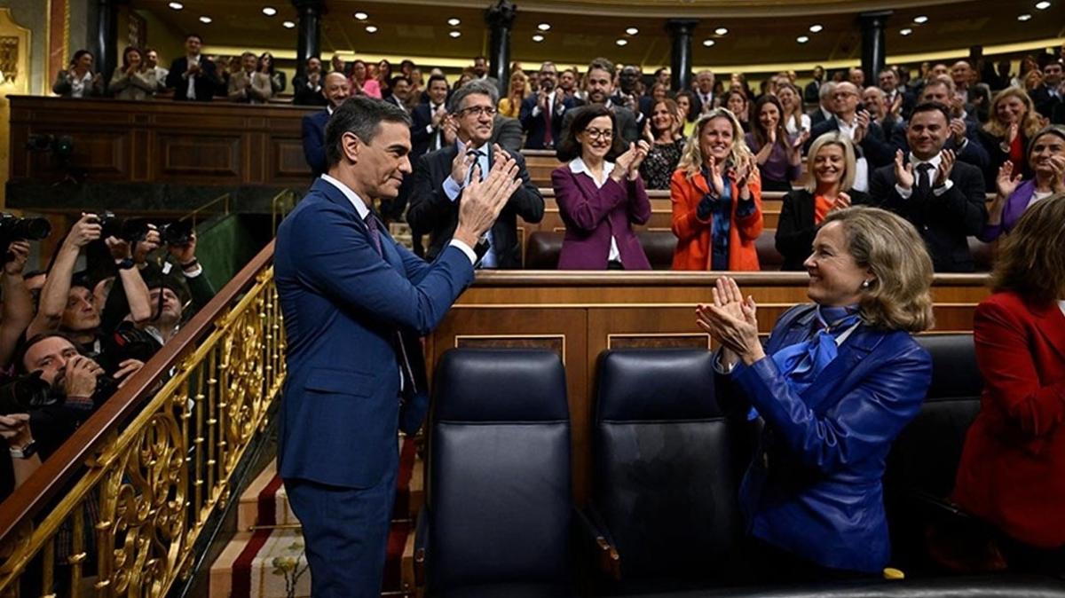 spanya'da aznlk sol parti koalisyon hkmeti Temsilciler Meclisi'nden gvenoyu ald