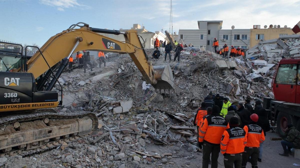 Depremde 72 kişi hayatını kaybetmişti!  İsias Oteli'nde fazladan kat çıkıldığı belirlendi