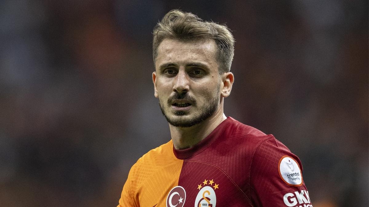 Galatasaray'da Kerem Aktrkolu eski mevkisine dnyor