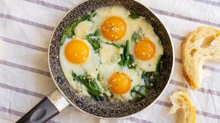 Demir ve protein leni tarif! Kahvaltlk spanakl yumurta