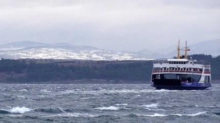 F�rt�na Bozcaada ve G�k�eada feribotlar�n� iptal ettirdi