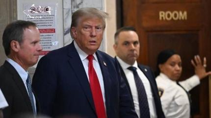 Trump'a ikinci kez konuma yasa