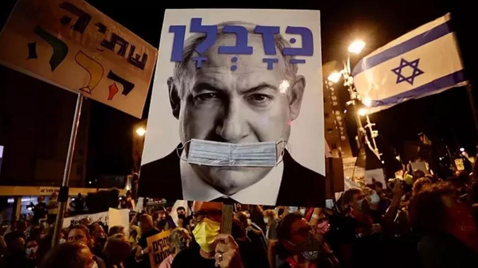 Netanyahu için çember daralıyor... İstifa çağrısı yapan kendi halkını gözaltına aldırdı