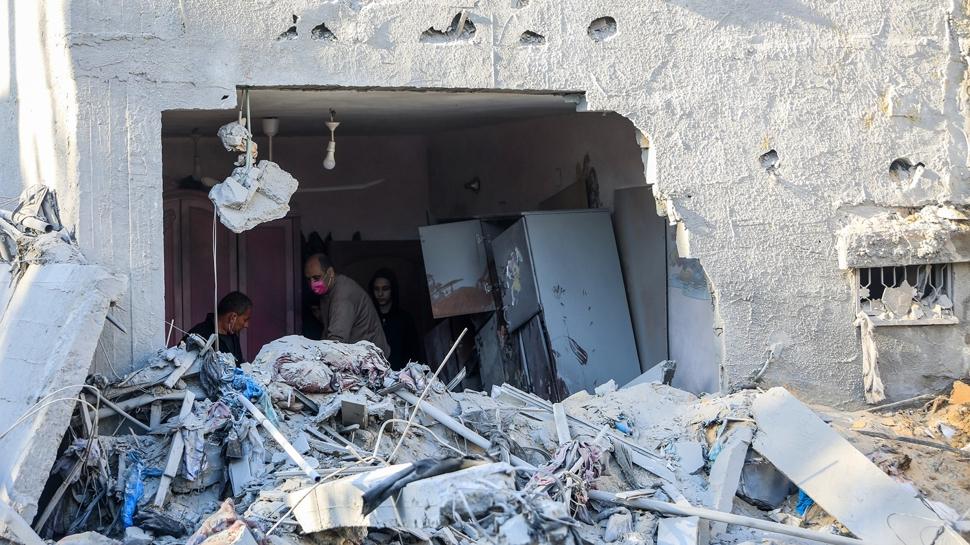 Gazze'deki Sivil Savunma Birimi: Binlerce şehit hâlâ enkaz altında