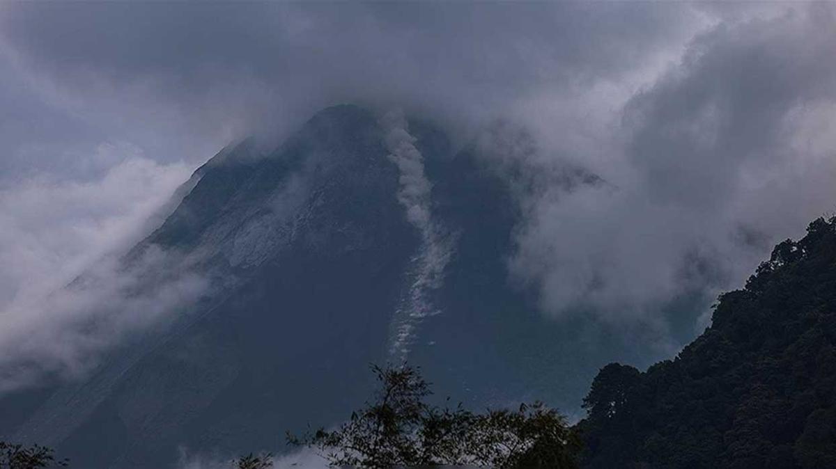 Endonezya'da yanarda patlad: 11 dac ld