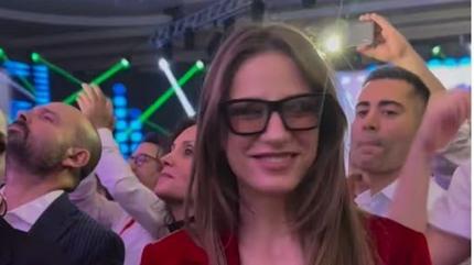 Serenay Sarkaya'nn videosu kadar pantolonu da ok konuulur!