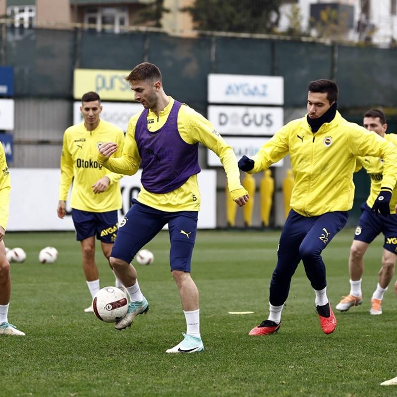 Fenerbahe'de derbi mesaisi devam ediyor