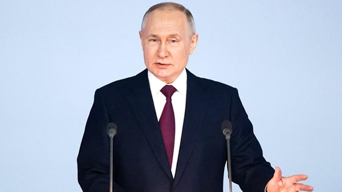 Putin ilan etti: 2024'te aday olacam