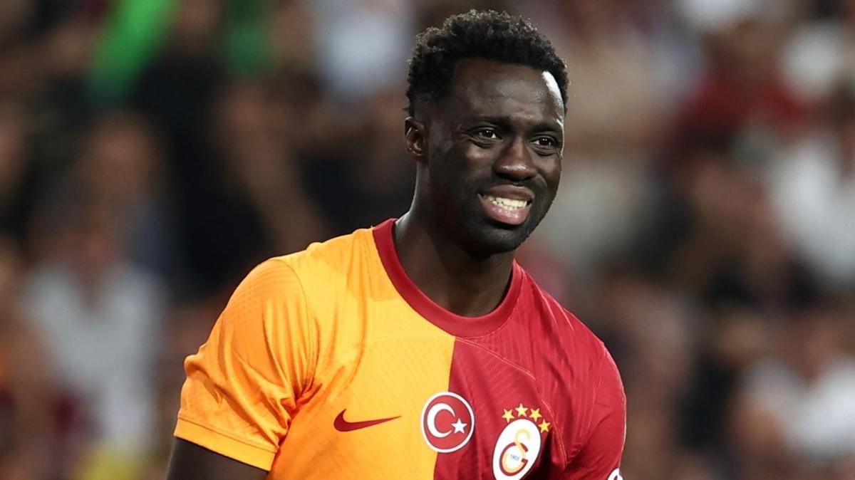 G.Saray'da Davinson Sanchez'in dnecei tarih belli oldu
