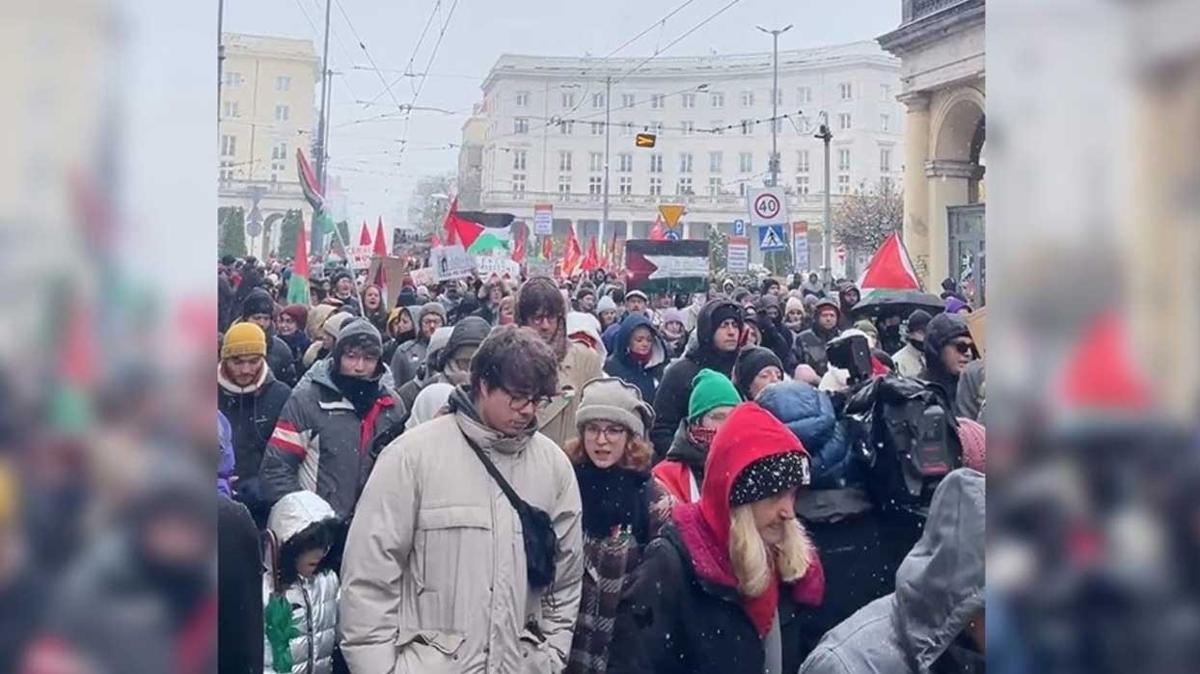 Polonya'da srail bayra yakld