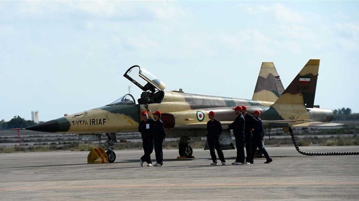 iran sava ua Su-22 fotoraflar resimleri