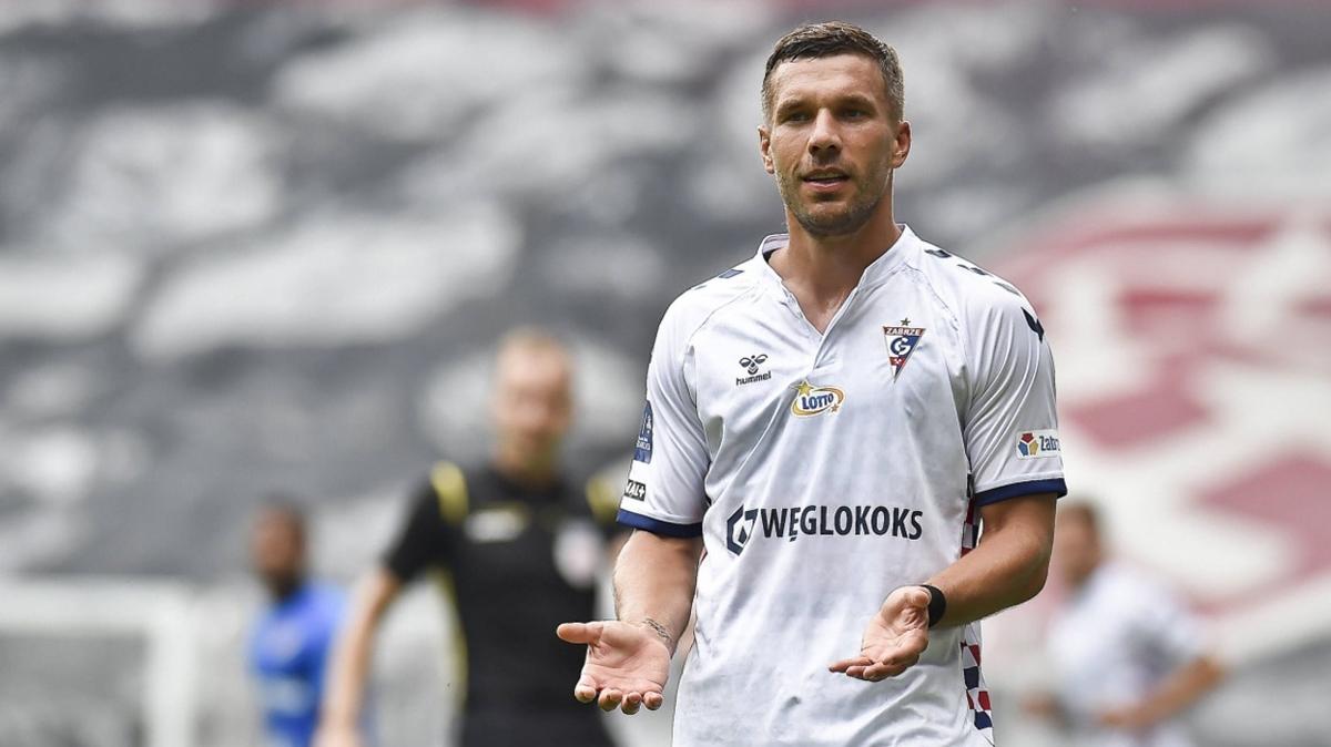 Lukas Podolski'den emeklilik aklamas