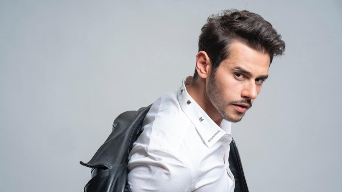 Cem Belevi'ye havalimannda ok! Gzaltna alnmak istendi, itiraz edince...