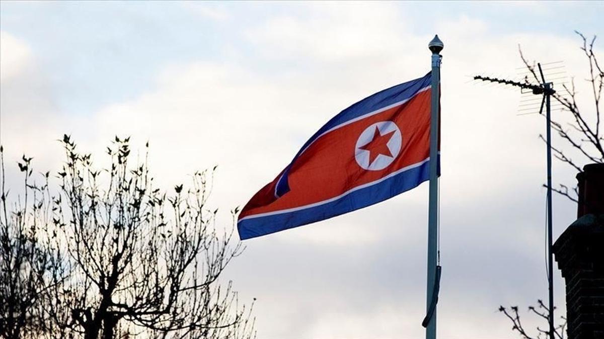 3 lkeden Kuzey Kore'ye knama
