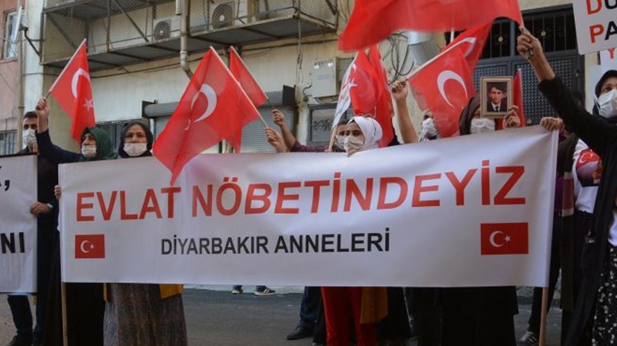 Diyarbakr annelerinden terr rgtne tepki: Evlatlarmz HDP ile PKK'ya brakmyoruz