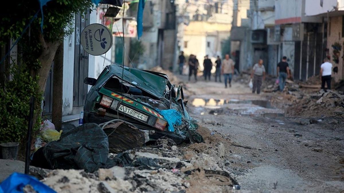 galci srail Gazze'de iki mlteci kampn bombalamt... Aksa ehitleri Hastanesine 131 l ve 209 yaral getirildi