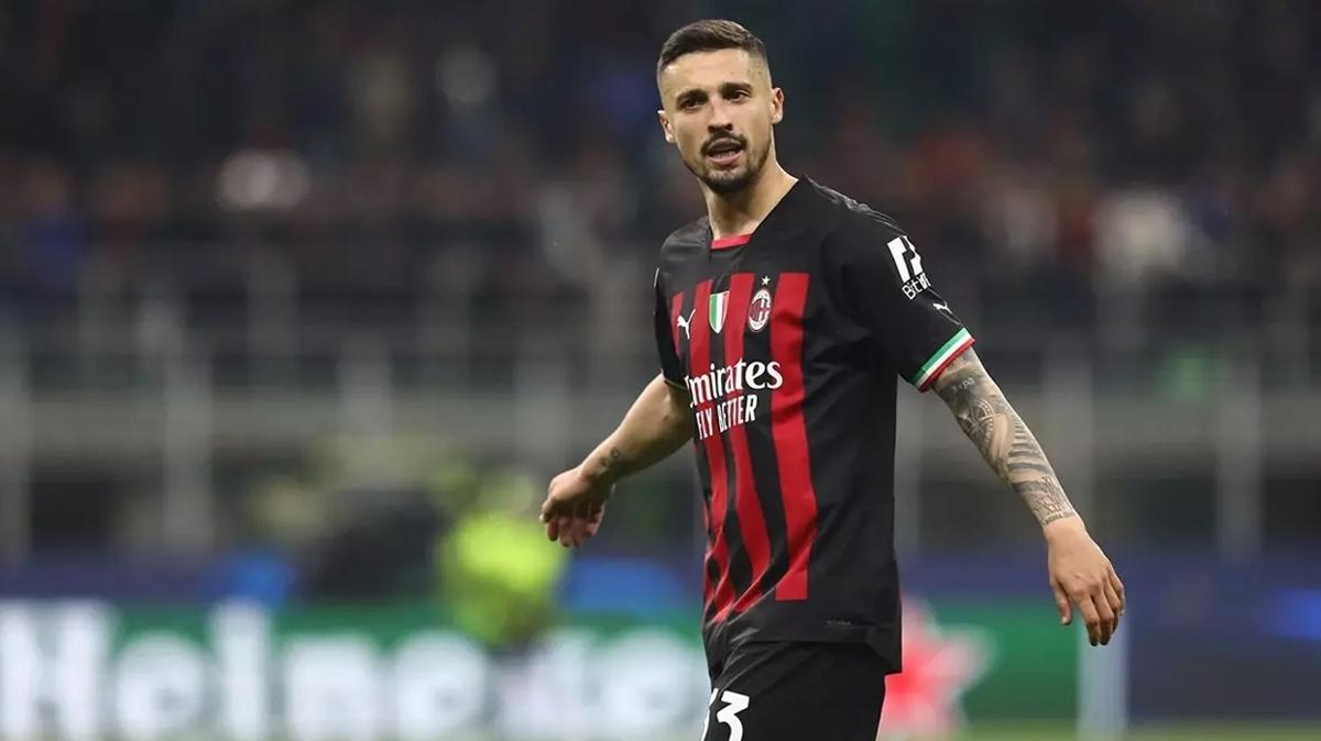 Milan'dan bir kez daha kt haber! Fenerbahe'de Krunic transferi zora girdi