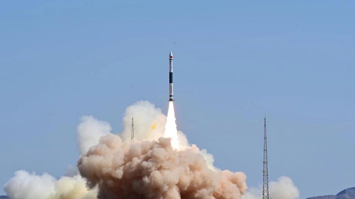in internet test uydularn uzaya gnderdi