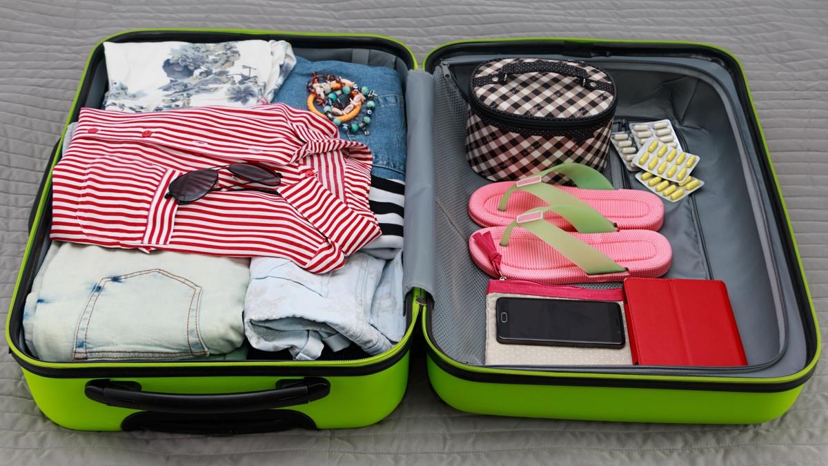 Seyahat ncesi kyafetler valize nasl sar" Tka basa deil tek tek yerleiyor