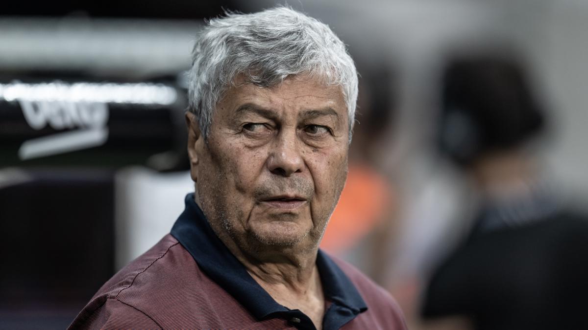 Be%C5%9Fikta%C5%9F+ile+an%C4%B1l%C4%B1yordu...+Mircea+Lucescu+transfere+noktay%C4%B1+koydu