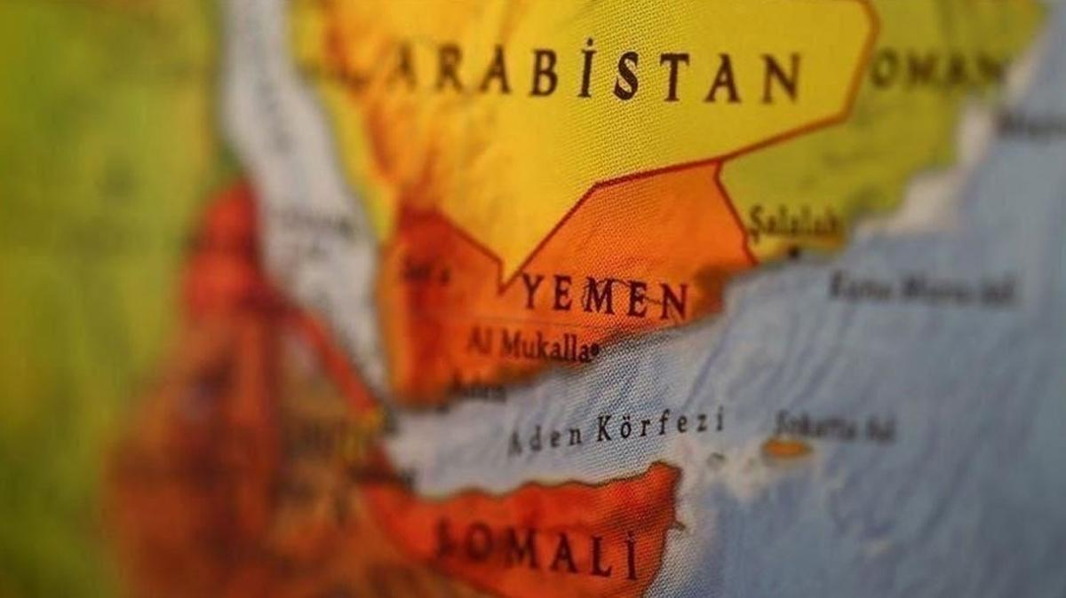 Kzldeniz'de tansiyon dmyor...  Yemen'den patlayc ykl bot frlatld