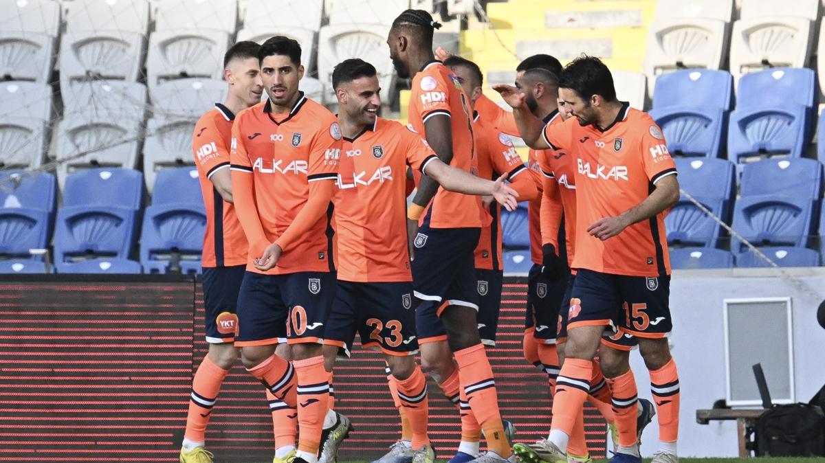 Baakehir 5. kez Adana Demirspor ile karlaacak