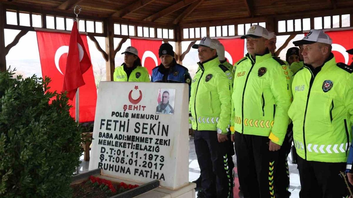 ehadetinin 7. ylnda da unutulmad! Kahraman Fethi Sekin kabri banda anld