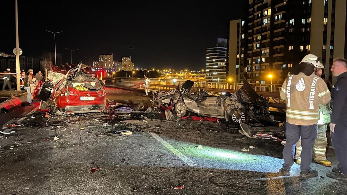 stanbul Baakehir'de feci kaza... 4 kii hayatn kaybetti