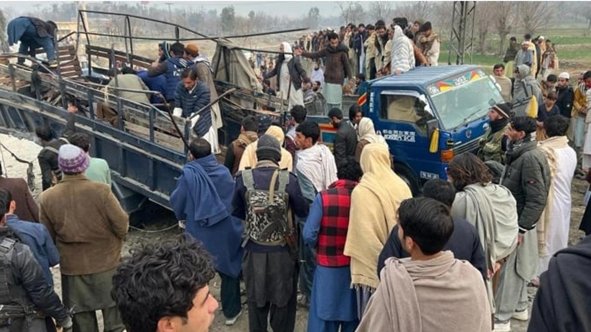 Pakistan'da bombal saldr: 5 polis ld