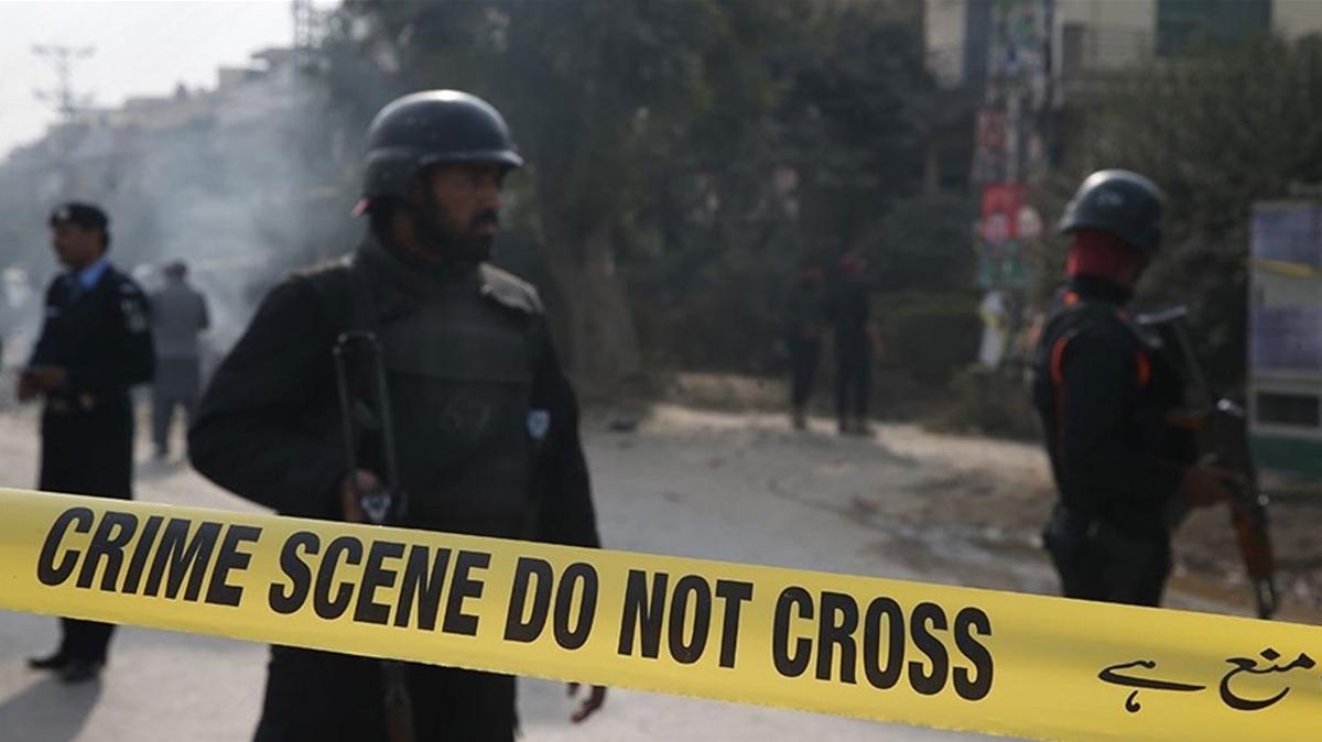 Pakistan'da bombal saldr: 7 polis hayatn kaybetti