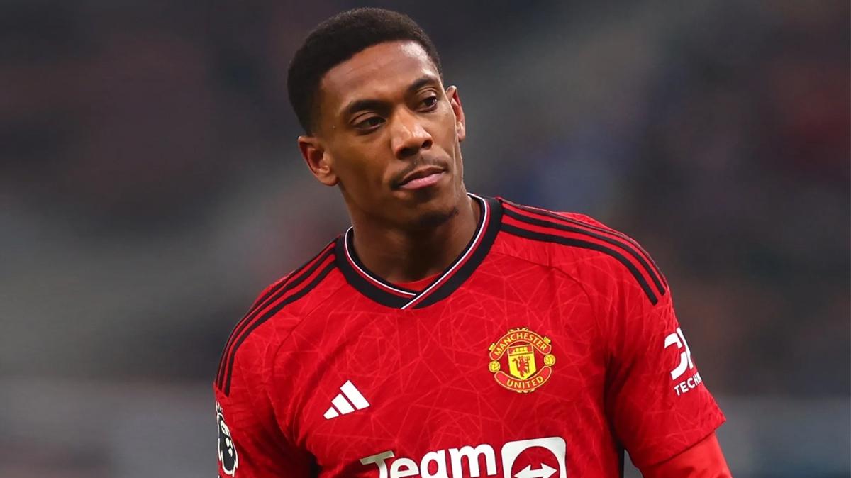 stanbul'a geldi! Fenerbahe'de Anthony Martial gelimesi