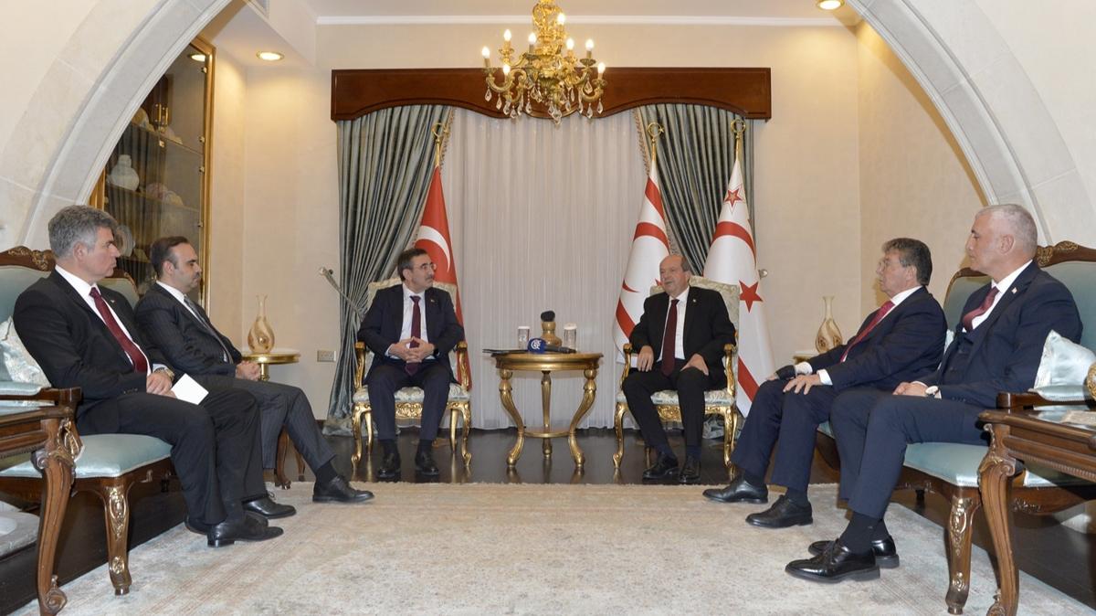 Cumhurbakan Yardmcs Ylmaz ve Bakan Kacr, KKTC Cumhurbakan Tatar' ziyaret etti