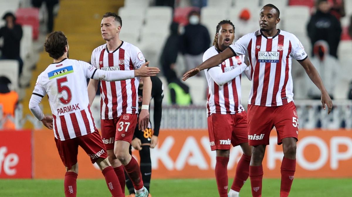 Sivasspor yenilmezlik serisini 3 maa kard