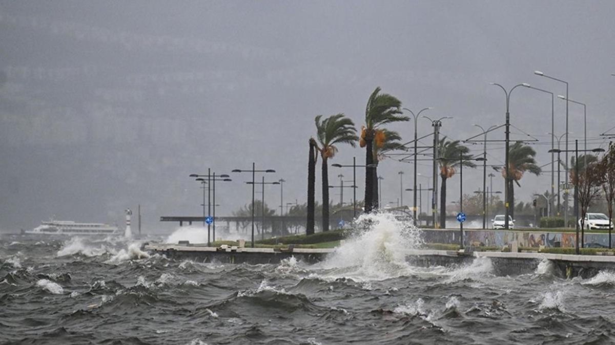 zmir'de deniz ulamna hava muhalefeti engeli... Vapur seferleri iptal edildi
