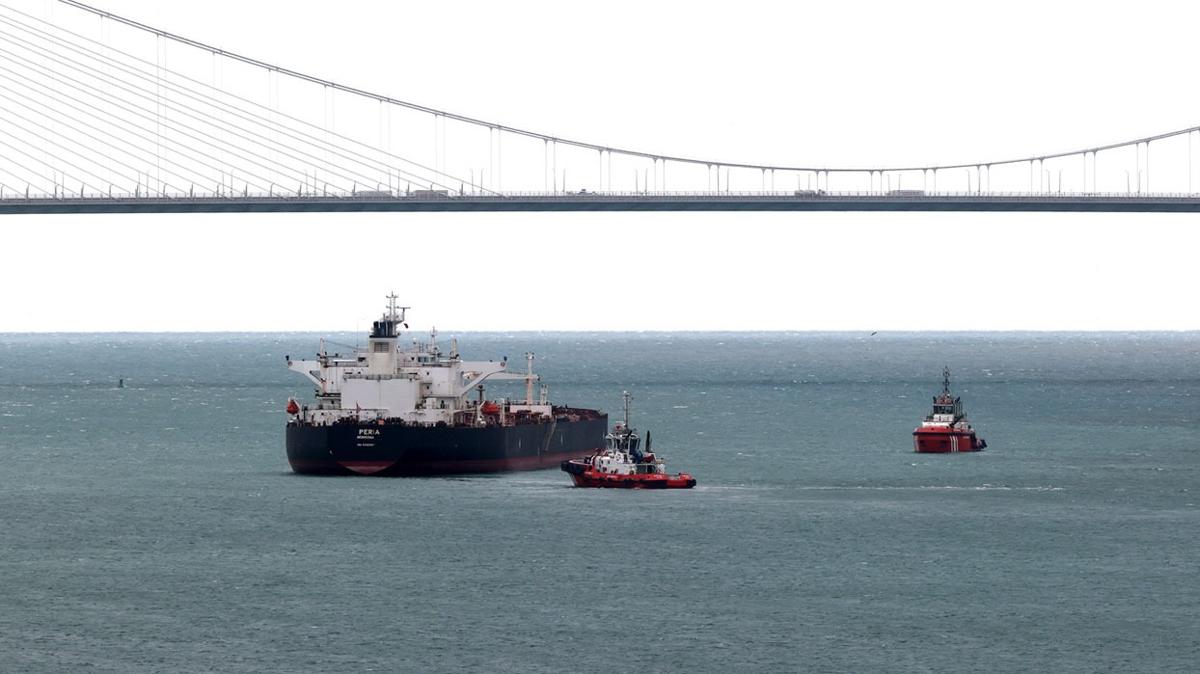 Tankerin demir atması nedeniyle kapatılmıştı İstanbul Boğazı gemi trafiğine yeniden