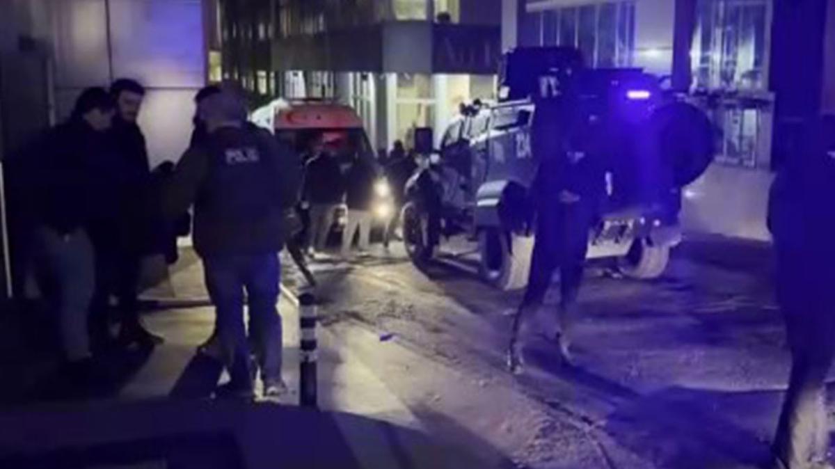 Saryer'de silahl atma: 2'si polis 5 kii yaraland 