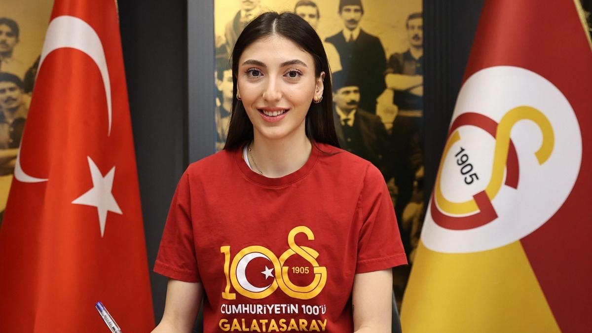 Galatasaray Daikin'de Ayin Akyol'un szlemesi uzatld