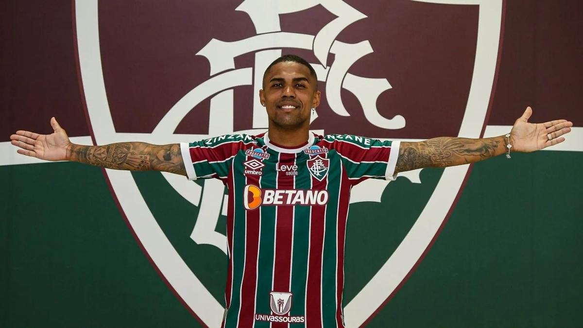 Douglas Costa, Fluminense'ye transfer oldu