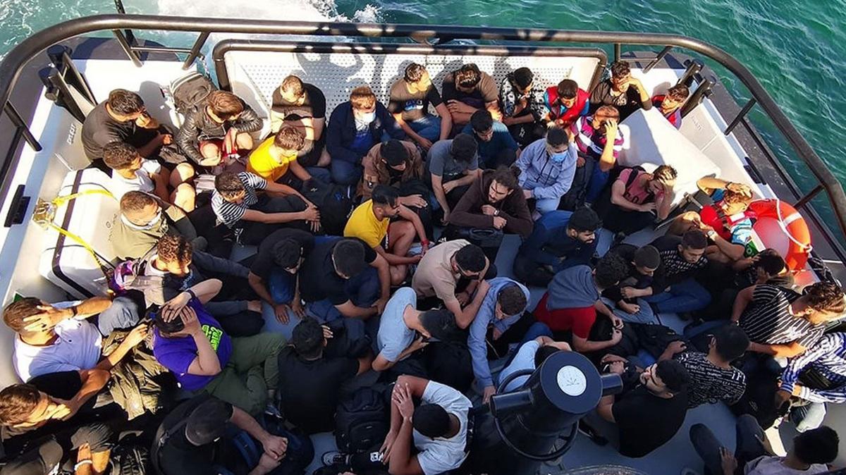 anakkale'nin Ayvack aklarnda 37 dzensiz gmen kurtarld