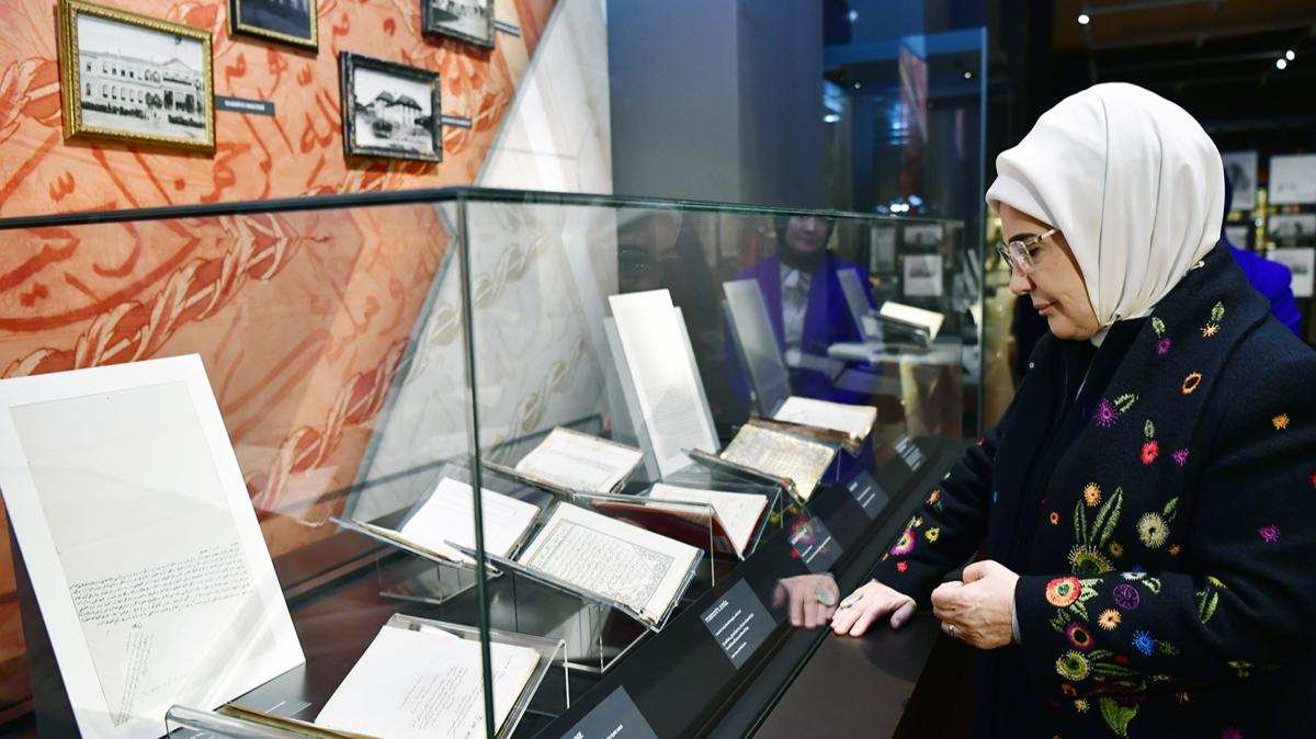 Emine Erdoan, 'Maarif: Trk Eitim Tarihi Sergisi'ni ziyaret etti