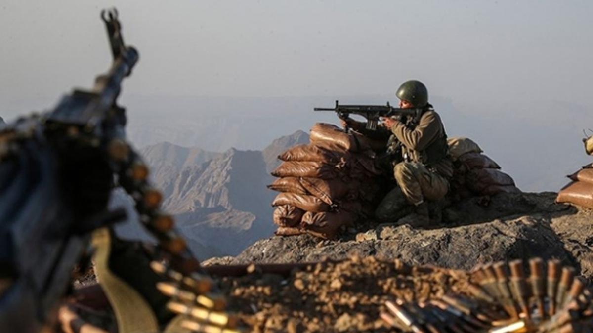 Terr rgtne ar darbe! 2 PKK/YPG'li terrist ldrld