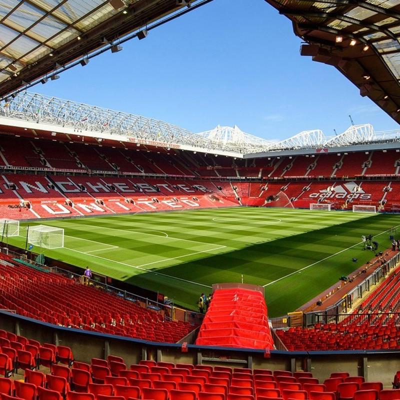 Old Trafford'da Trk bayra!