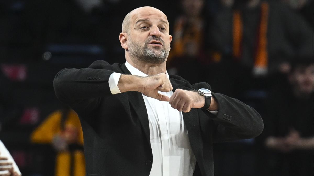 Galatasaray Ekmas'ta Zvezdan Mitrovic ile yollar ayrld