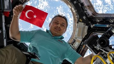 Astronot Gezeravc'dan uzayda 