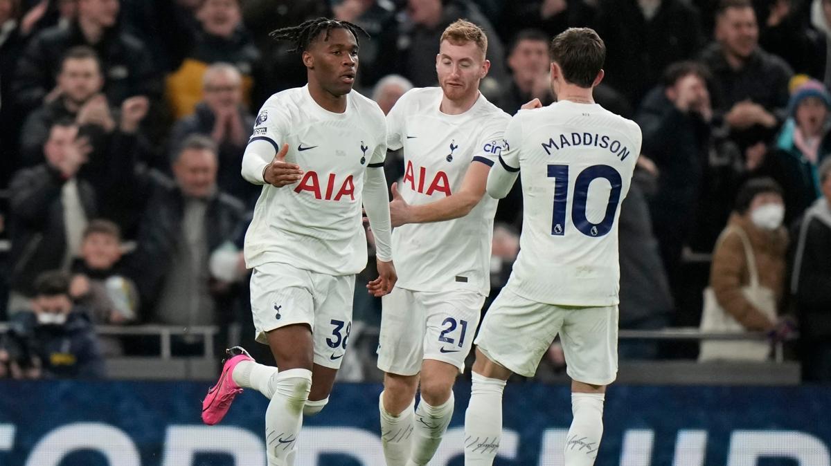 Tottenham geriden gelerek kazand